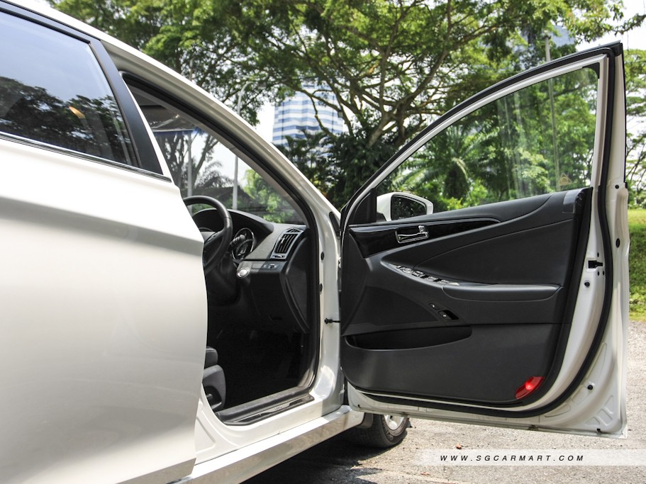https://i.i-sgcm.com/new_cars/cars/10830/10830_g12
