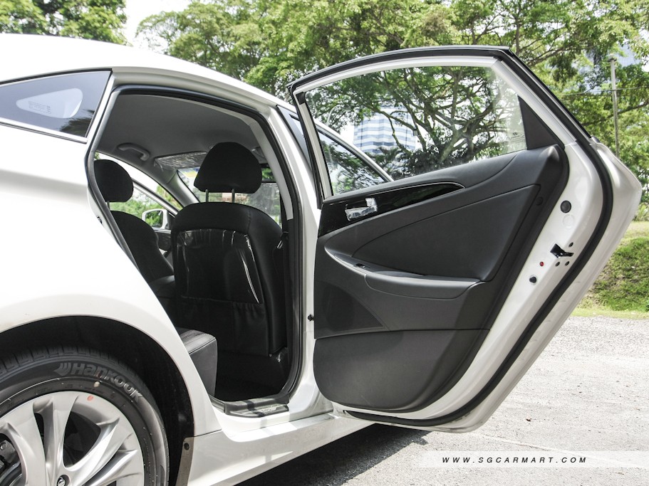 https://i.i-sgcm.com/new_cars/cars/10830/10830_g13