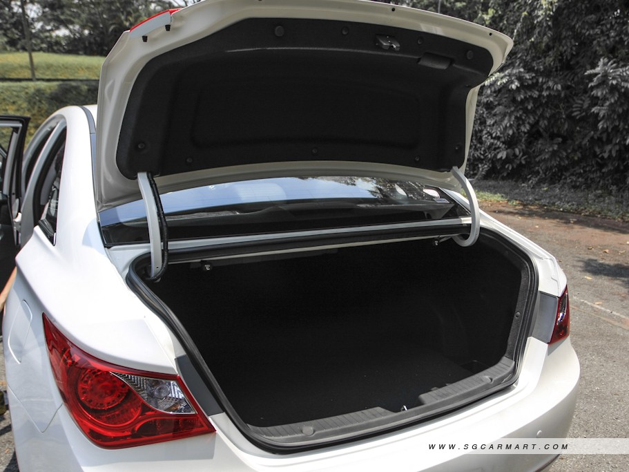 https://i.i-sgcm.com/new_cars/cars/10830/10830_g15