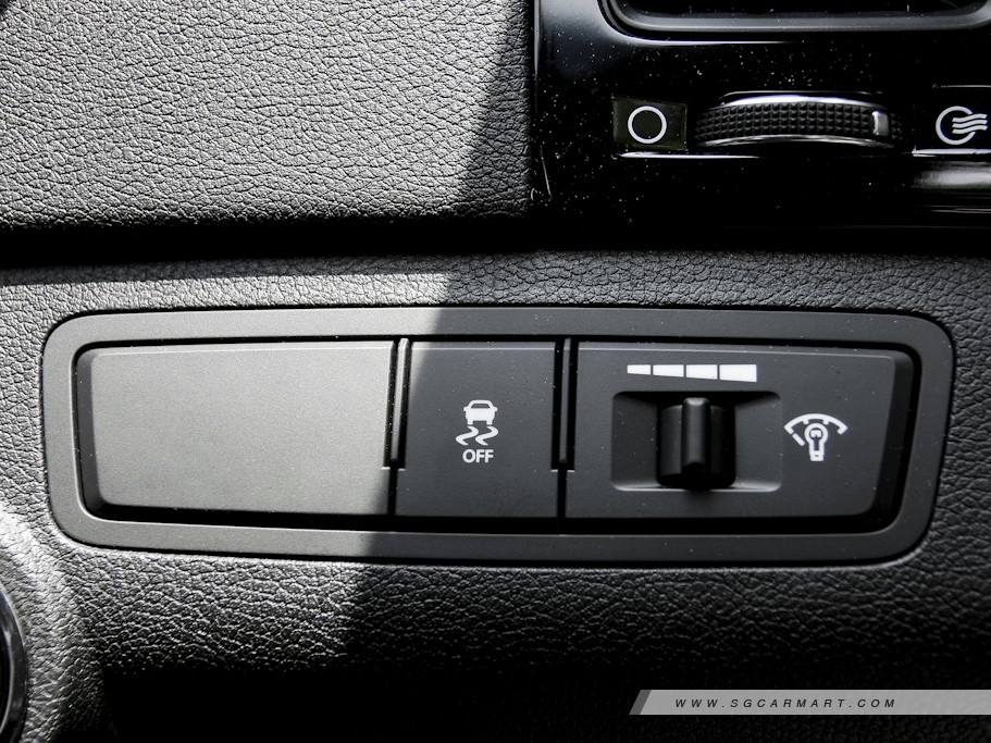 https://i.i-sgcm.com/new_cars/cars/10830/10830_g27