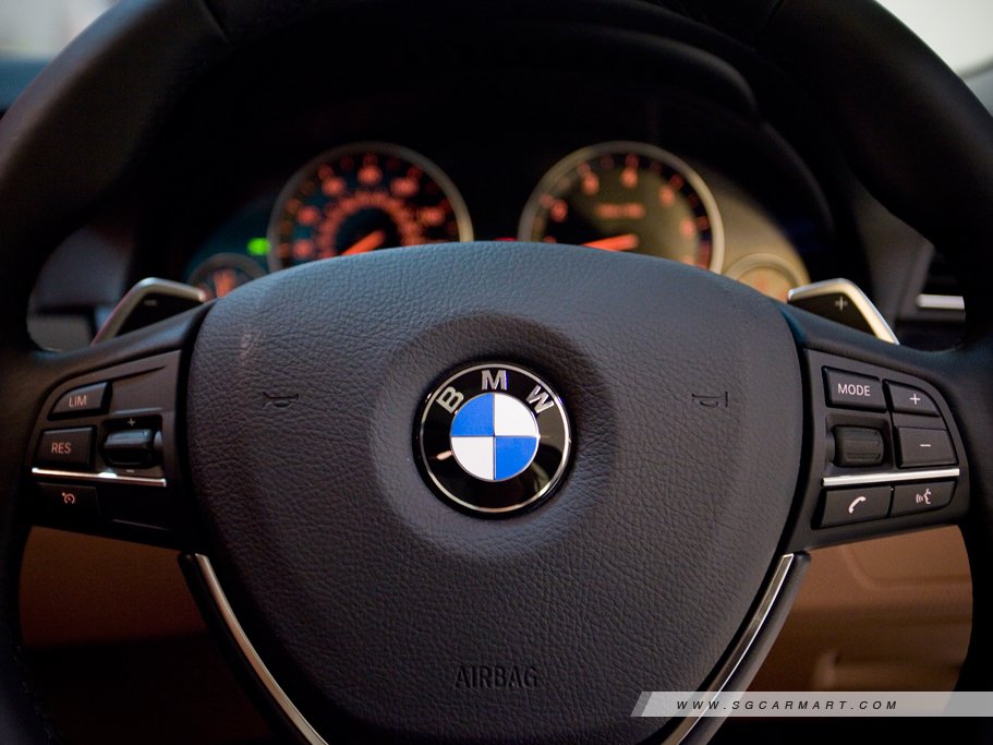 https://i.i-sgcm.com/new_cars/cars/10832/10832_g100