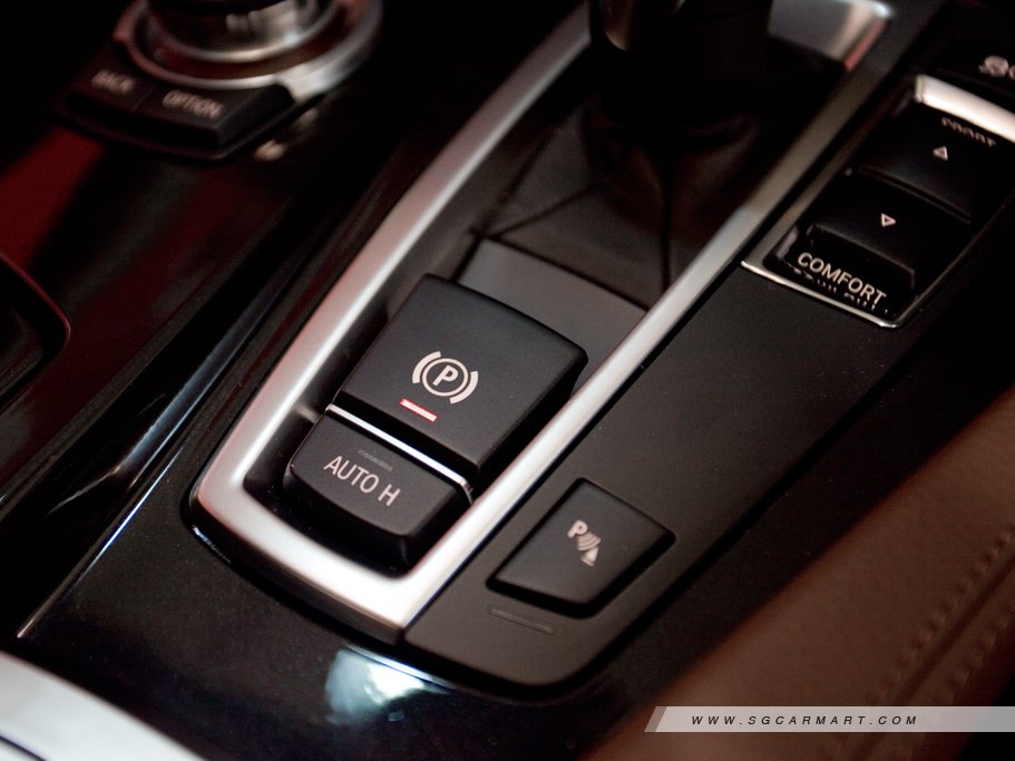 https://i.i-sgcm.com/new_cars/cars/10832/10832_g106