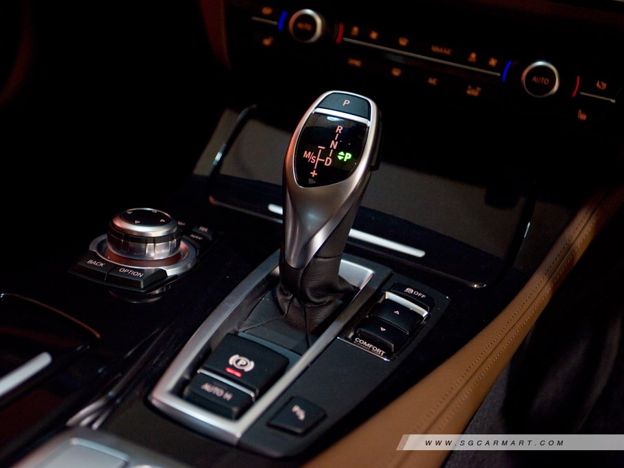 https://i.i-sgcm.com/new_cars/cars/10832/10832_g109