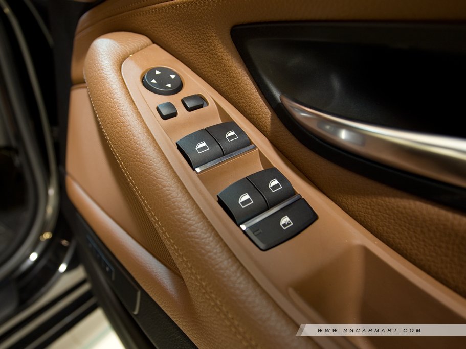 https://i.i-sgcm.com/new_cars/cars/10832/10832_g111