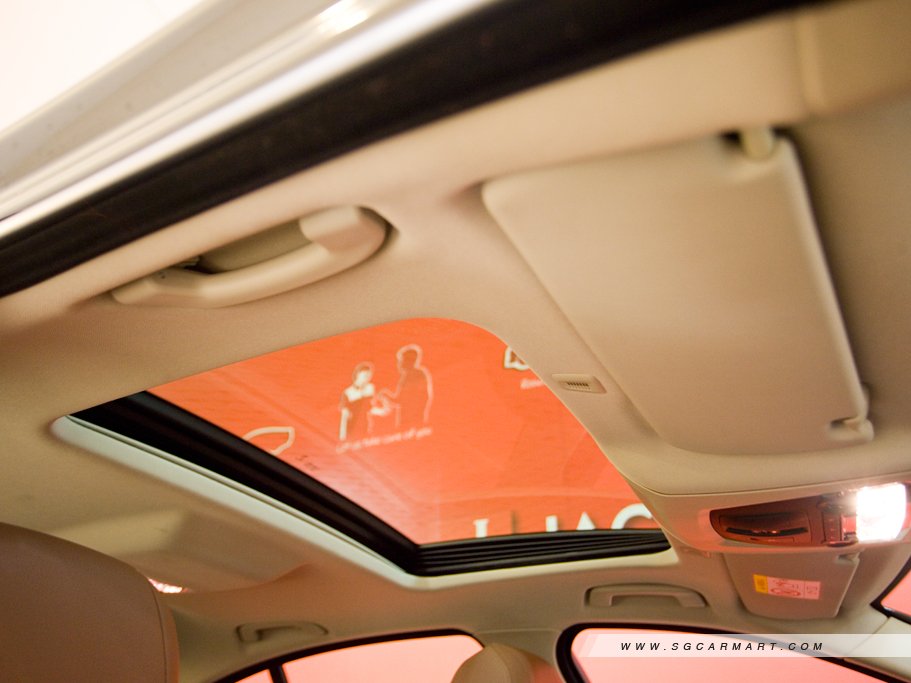 https://i.i-sgcm.com/new_cars/cars/10832/10832_g113