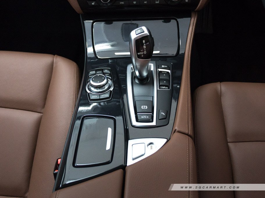 https://i.i-sgcm.com/new_cars/cars/10832/10832_g136
