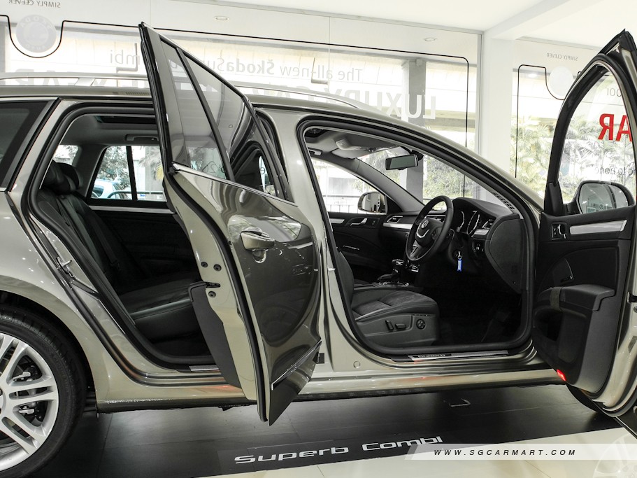 https://i.i-sgcm.com/new_cars/cars/10834/10834_g10