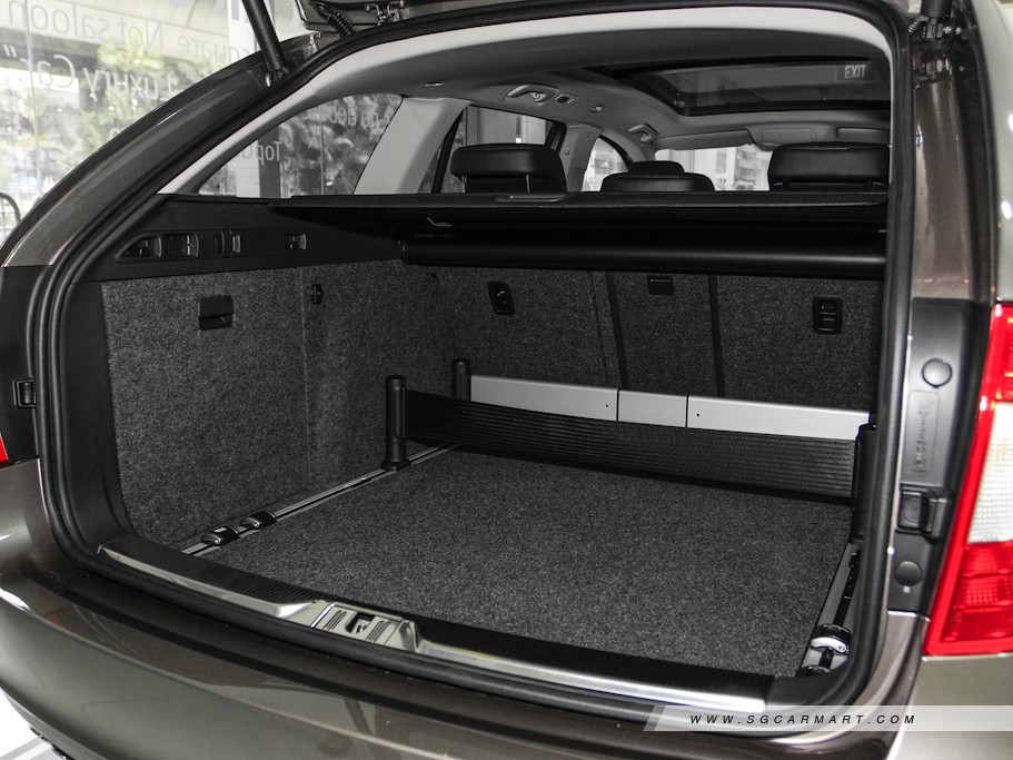 https://i.i-sgcm.com/new_cars/cars/10834/10834_g11