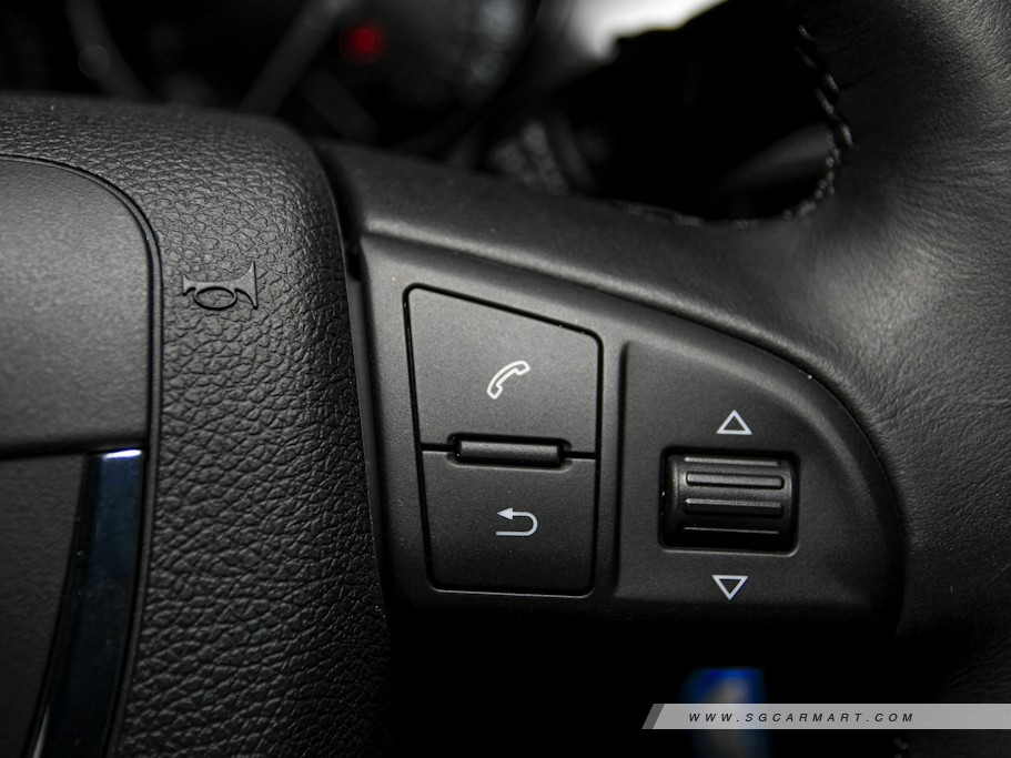 https://i.i-sgcm.com/new_cars/cars/10834/10834_g15