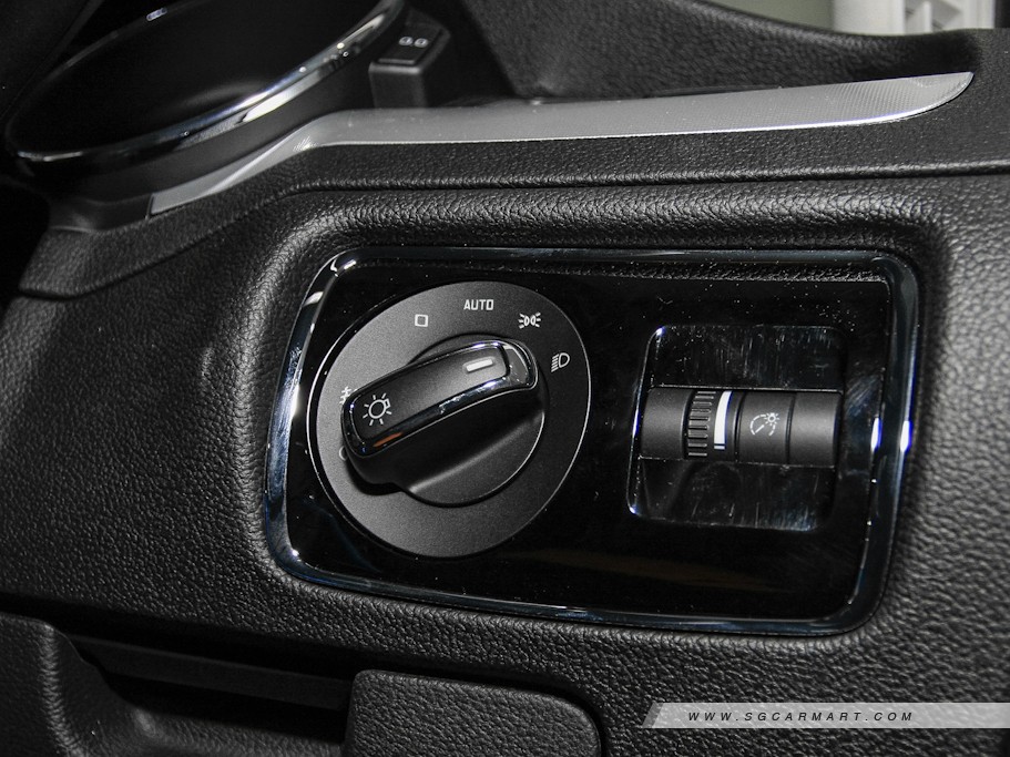 https://i.i-sgcm.com/new_cars/cars/10834/10834_g20