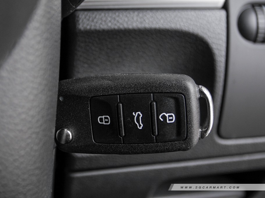 https://i.i-sgcm.com/new_cars/cars/10835/10835_g23