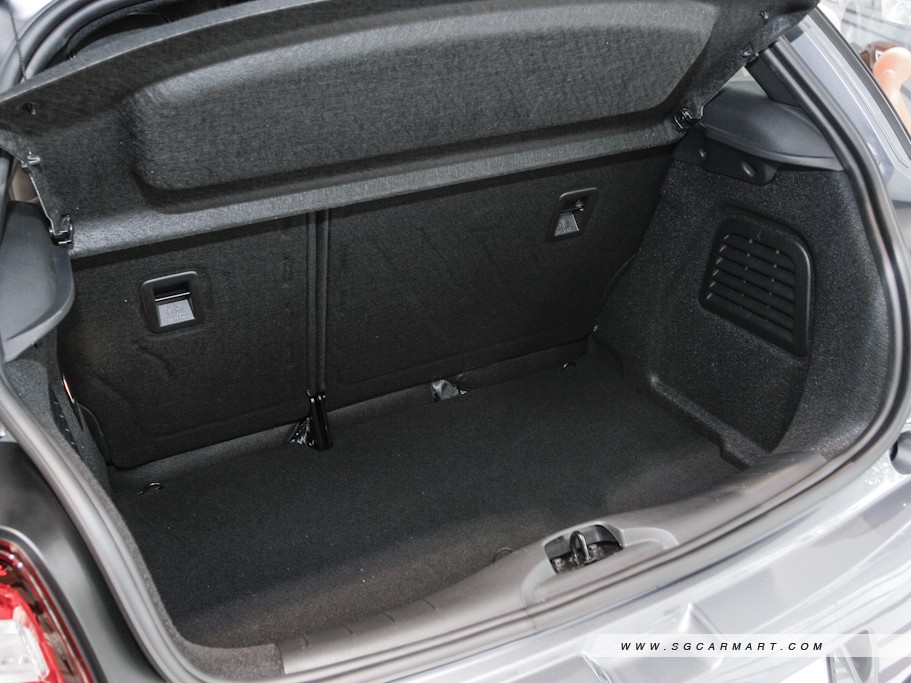 https://i.i-sgcm.com/new_cars/cars/10836/10836_g12