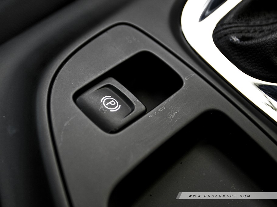 https://i.i-sgcm.com/new_cars/cars/10837/10837_g26