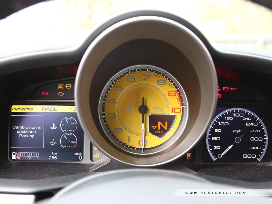 https://i.i-sgcm.com/new_cars/cars/10841/10841_g15