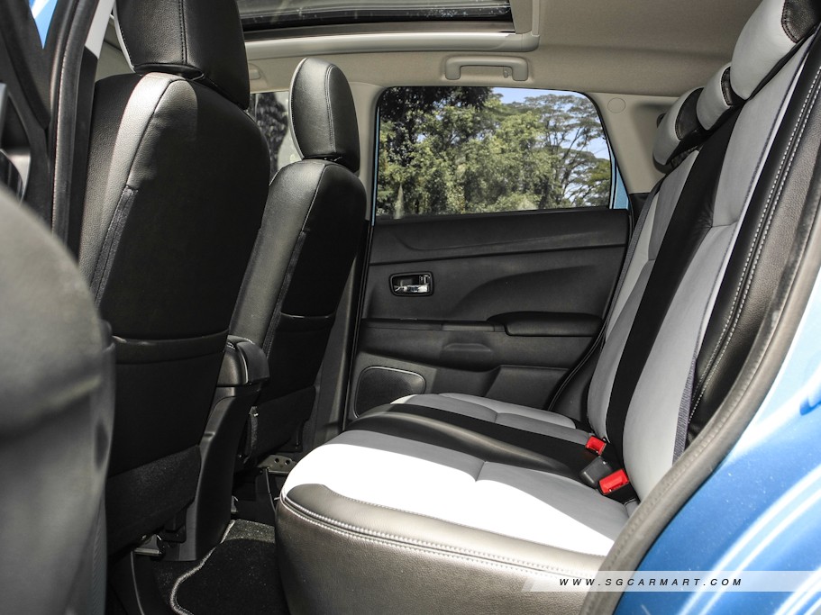 https://i.i-sgcm.com/new_cars/cars/10844/10844_g15