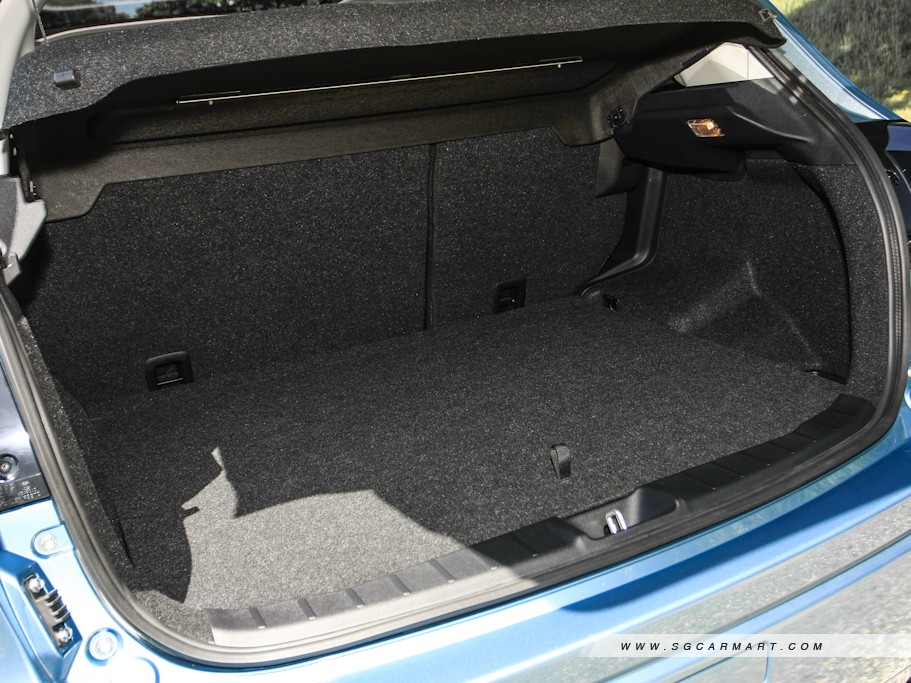 https://i.i-sgcm.com/new_cars/cars/10844/10844_g16