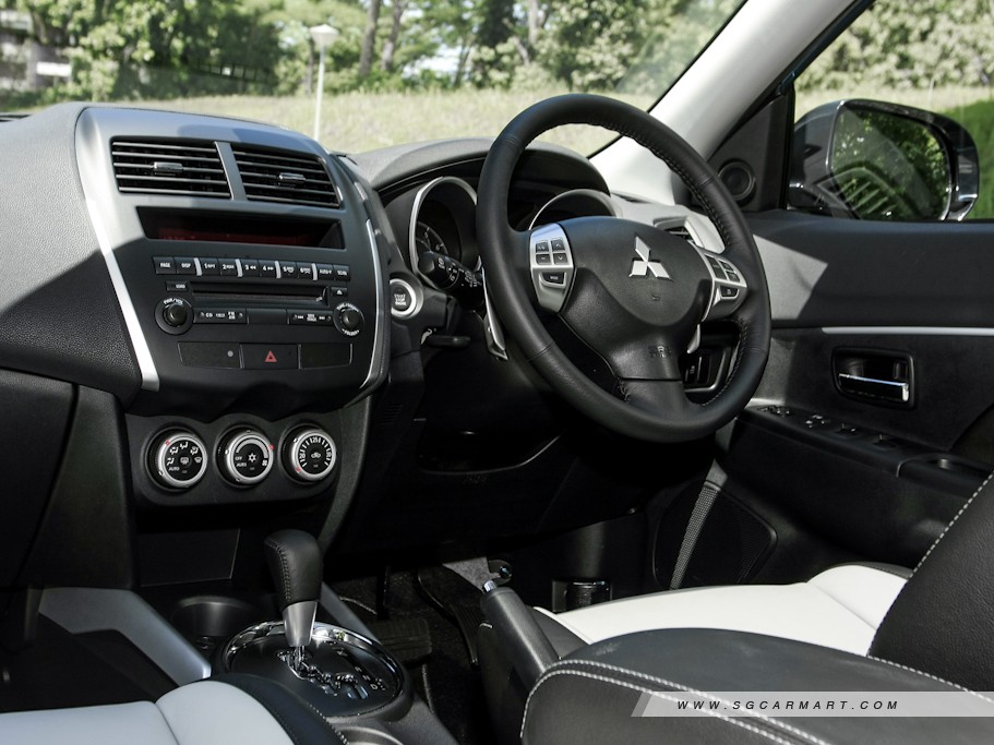 https://i.i-sgcm.com/new_cars/cars/10844/10844_g18