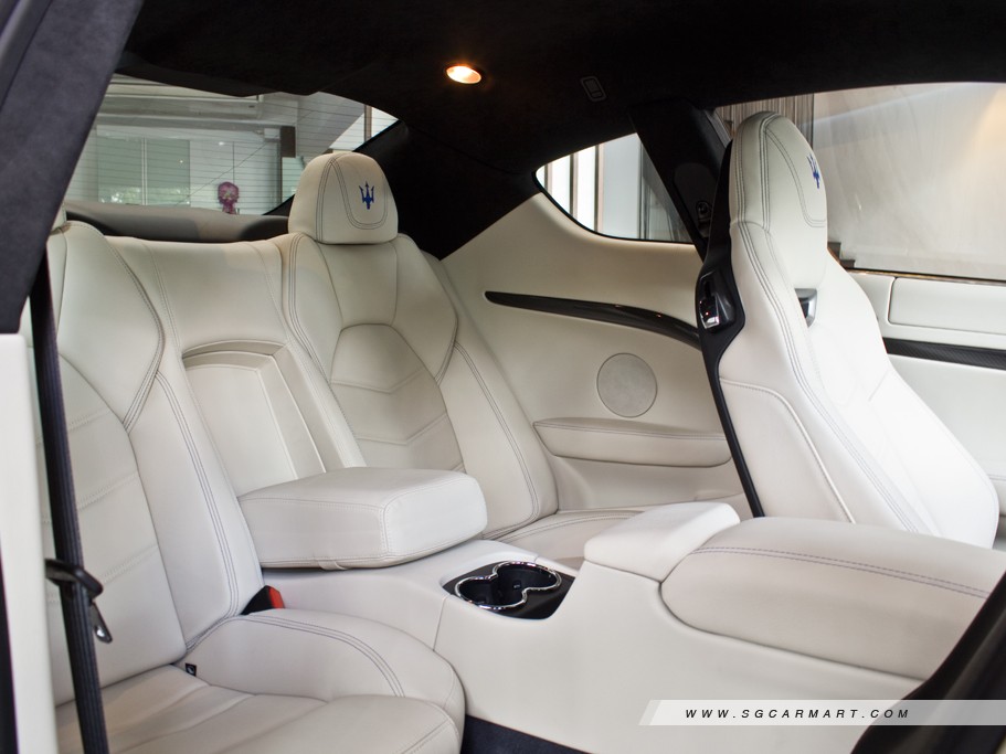 https://i.i-sgcm.com/new_cars/cars/10856/10856_g75