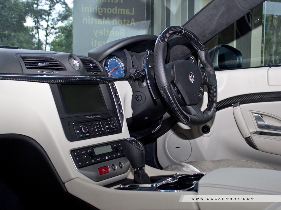 https://i.i-sgcm.com/new_cars/cars/10856/10856_g76