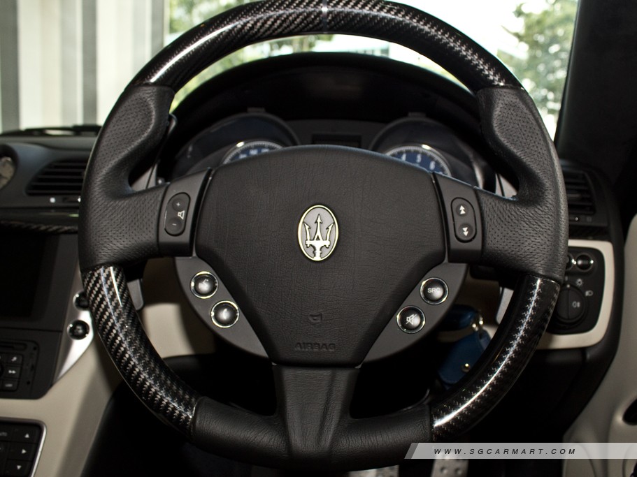 https://i.i-sgcm.com/new_cars/cars/10856/10856_g77