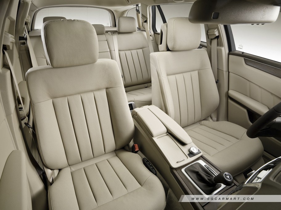 https://i.i-sgcm.com/new_cars/cars/10858/10858_g10