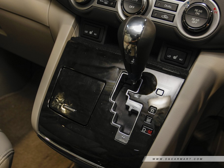 https://i.i-sgcm.com/new_cars/cars/10859/10859_g21