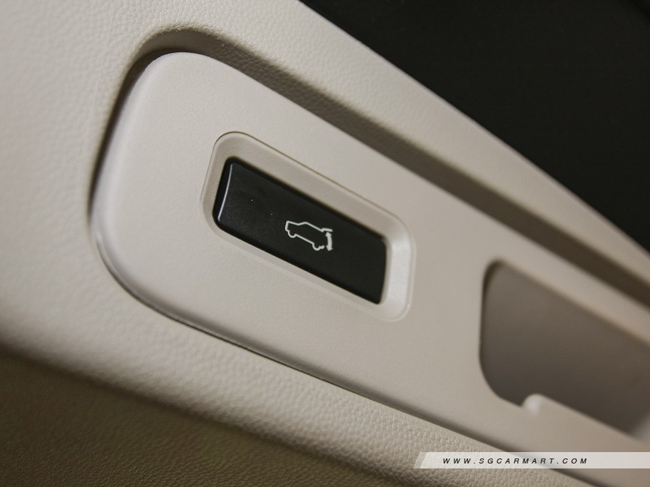 https://i.i-sgcm.com/new_cars/cars/10859/10859_g24
