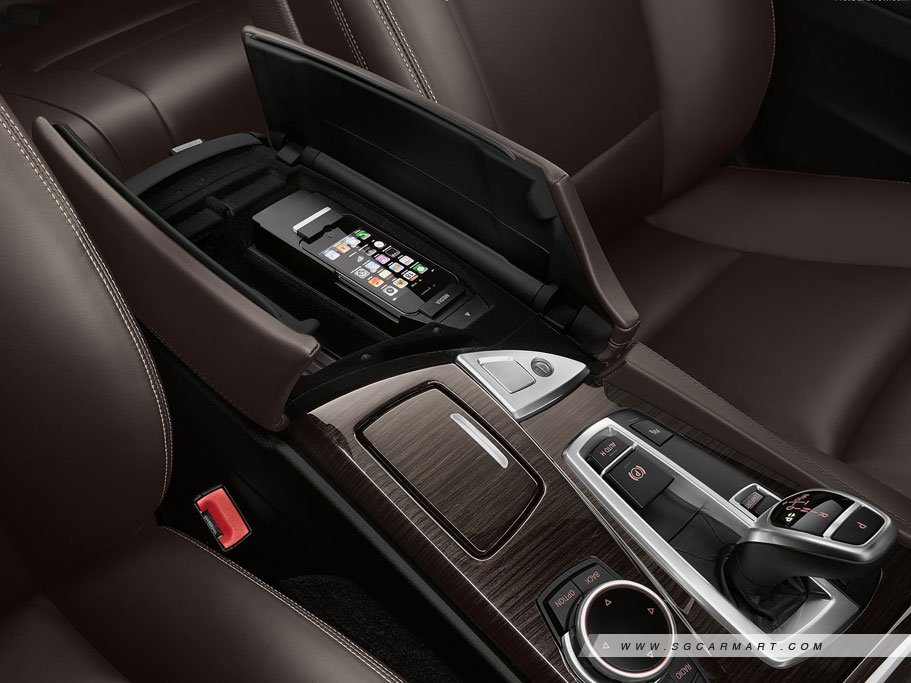 https://i.i-sgcm.com/new_cars/cars/10860/10860_g12
