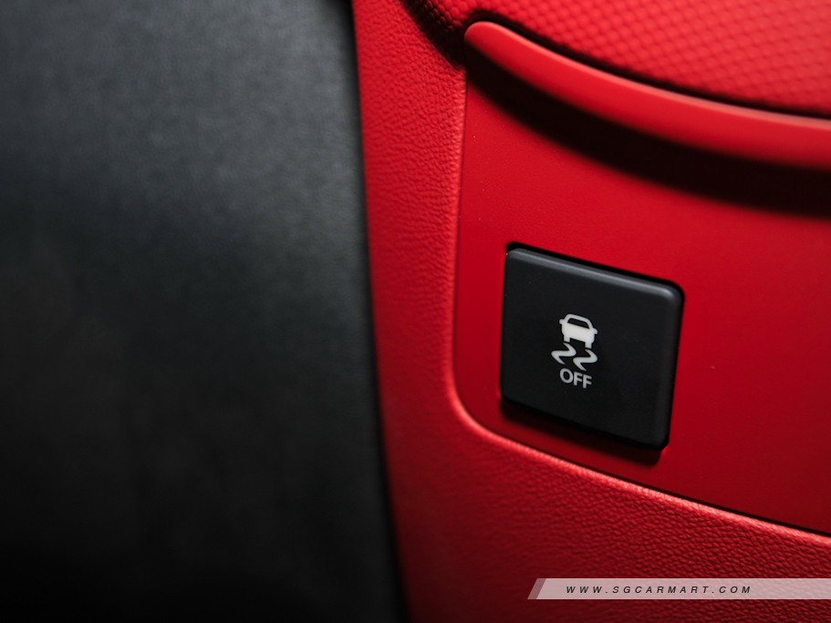 https://i.i-sgcm.com/new_cars/cars/10873/10873_g25