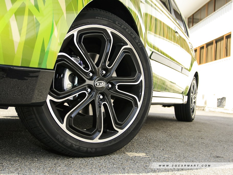 https://i.i-sgcm.com/new_cars/cars/10873/10873_g9