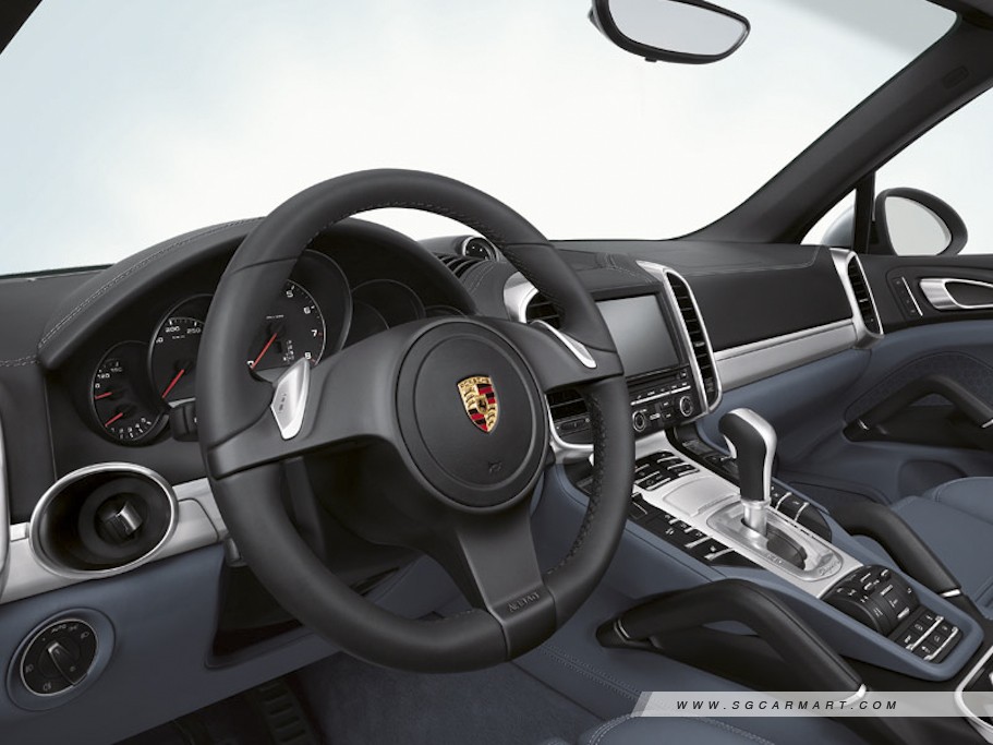 https://i.i-sgcm.com/new_cars/cars/10876/10876_g10