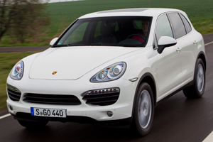 Porsche Cayenne S Hybrid image