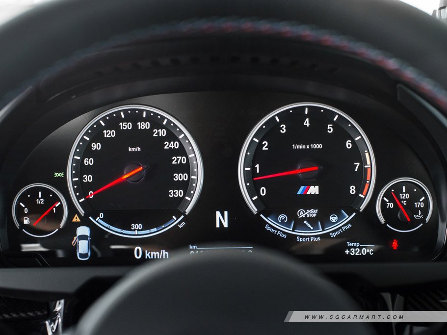 https://i.i-sgcm.com/new_cars/cars/10891/10891_g30