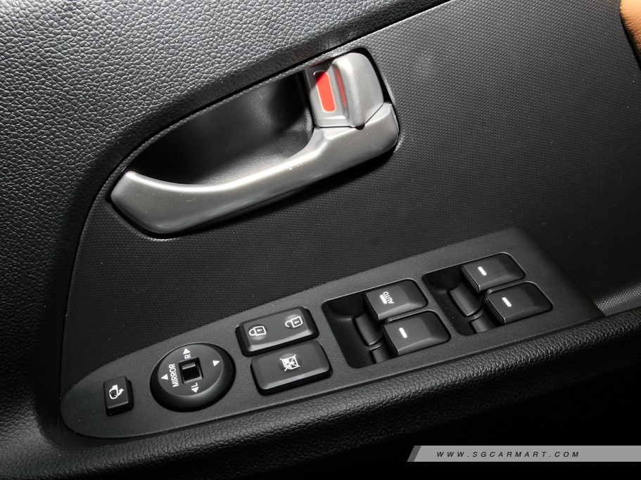 https://i.i-sgcm.com/new_cars/cars/10895/10895_g14
