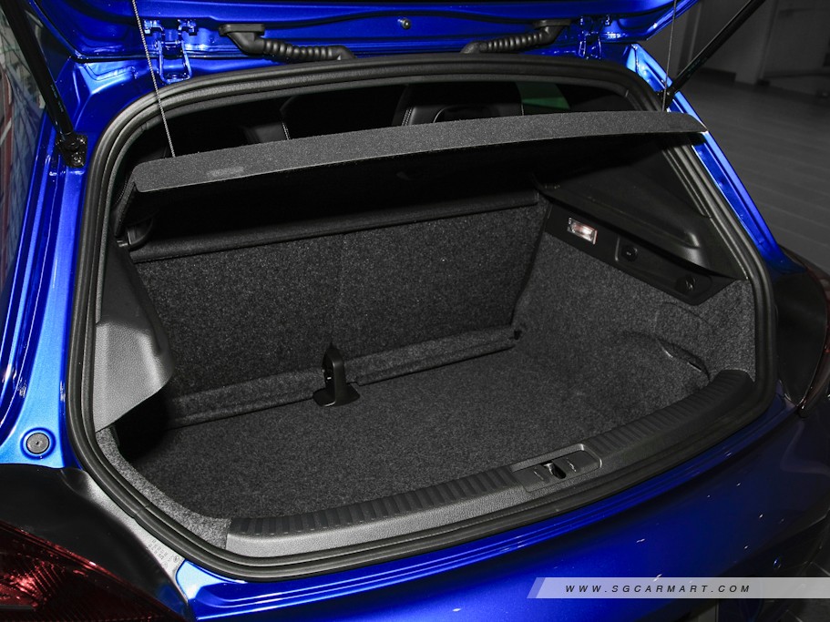 https://i.i-sgcm.com/new_cars/cars/10904/10904_g10