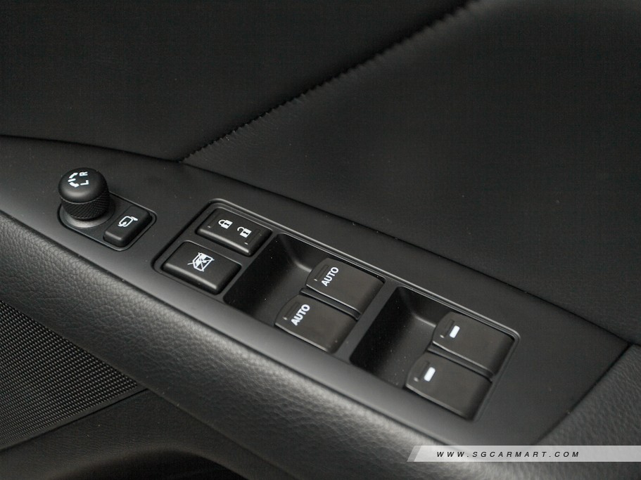 https://i.i-sgcm.com/new_cars/cars/10908/10908_g57
