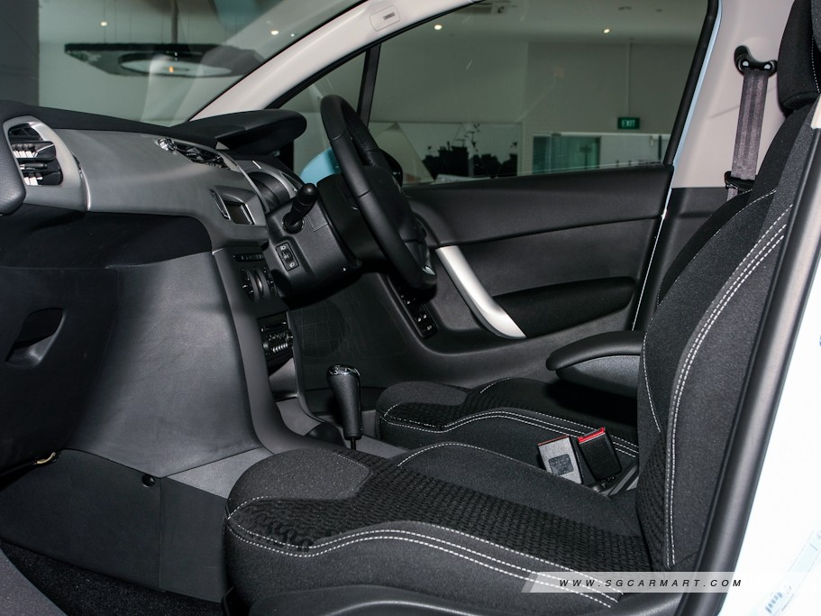 https://i.i-sgcm.com/new_cars/cars/10916/10916_g12