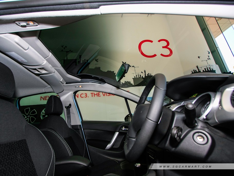 https://i.i-sgcm.com/new_cars/cars/10916/10916_g15