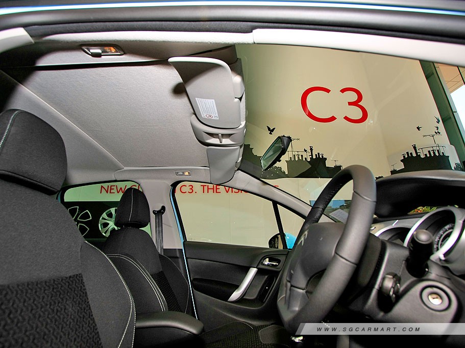 https://i.i-sgcm.com/new_cars/cars/10916/10916_g16