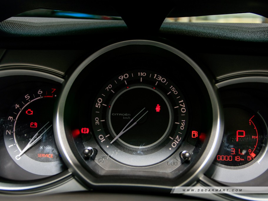 https://i.i-sgcm.com/new_cars/cars/10916/10916_g17