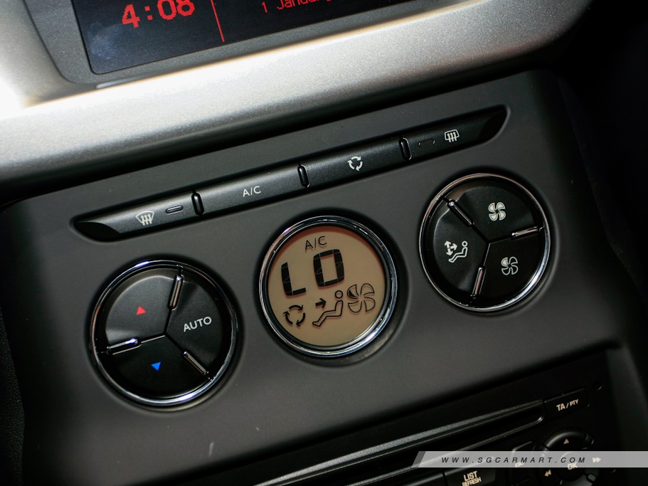 https://i.i-sgcm.com/new_cars/cars/10916/10916_g18