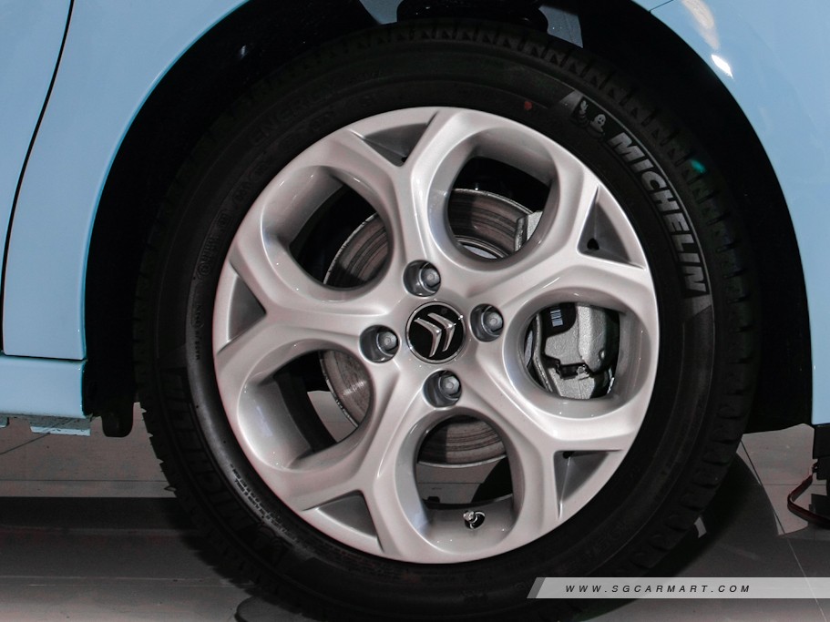 https://i.i-sgcm.com/new_cars/cars/10916/10916_g8
