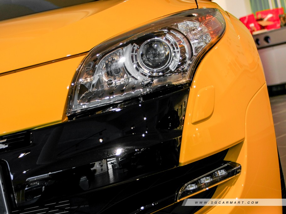 https://i.i-sgcm.com/new_cars/cars/10918/10918_g44