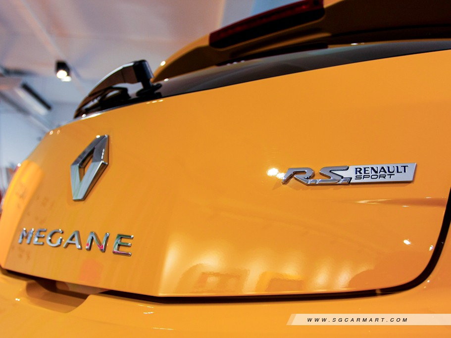 https://i.i-sgcm.com/new_cars/cars/10918/10918_g48