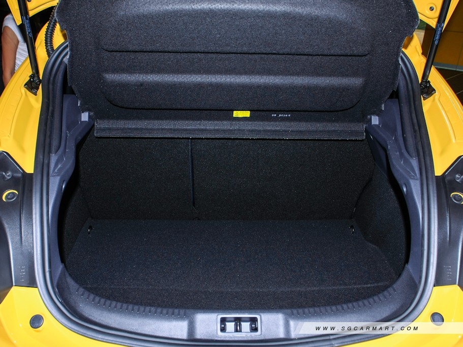 https://i.i-sgcm.com/new_cars/cars/10918/10918_g69