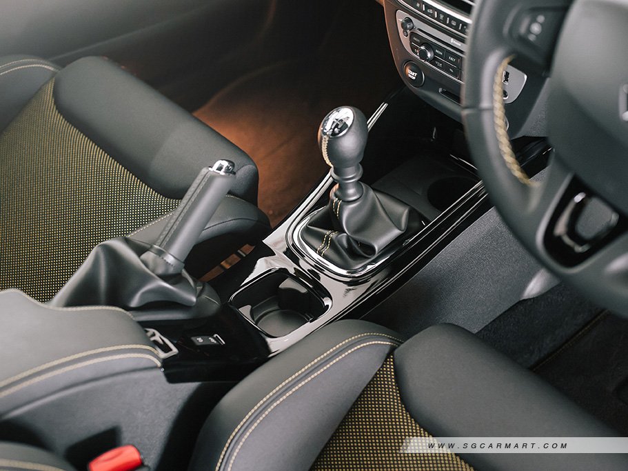 https://i.i-sgcm.com/new_cars/cars/10918/10918_g94