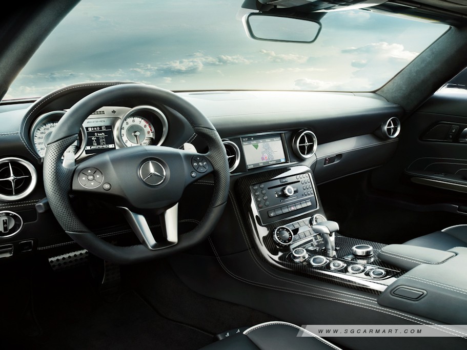https://i.i-sgcm.com/new_cars/cars/10925/10925_g7