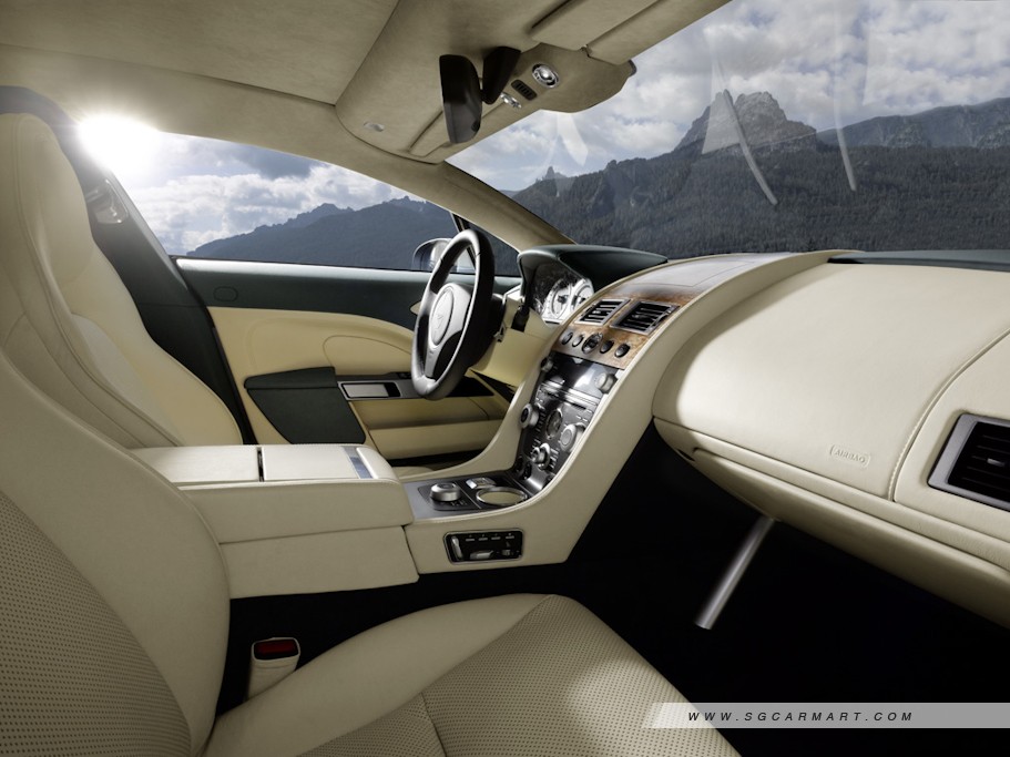https://i.i-sgcm.com/new_cars/cars/10926/10926_g5