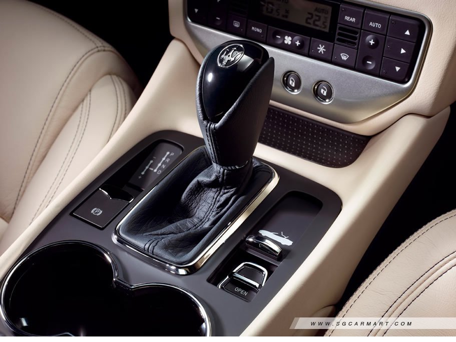 https://i.i-sgcm.com/new_cars/cars/10927/10927_g11