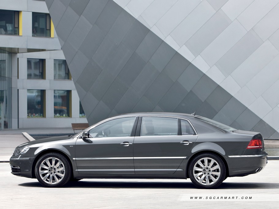https://i.i-sgcm.com/new_cars/cars/10930/10930_g42